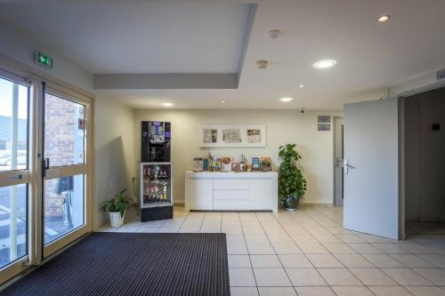 Adams Hotel - image 12