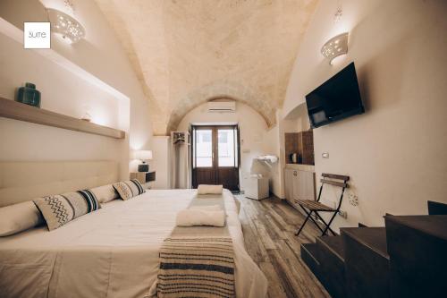 Le Suite Bed