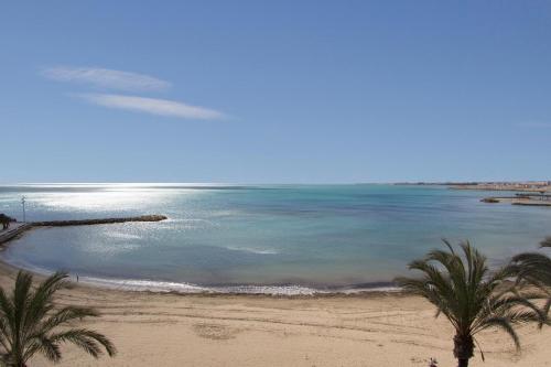 Apartment with Sea View image 1