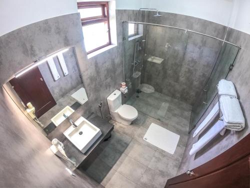 Deluxe Double or Twin Room image 10