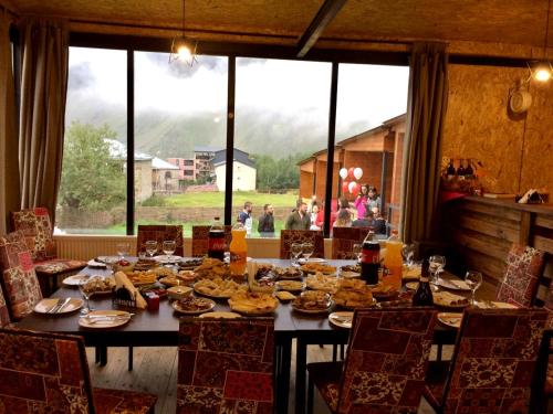 Restorāns, Kazbegi Cottages in Kazbegi