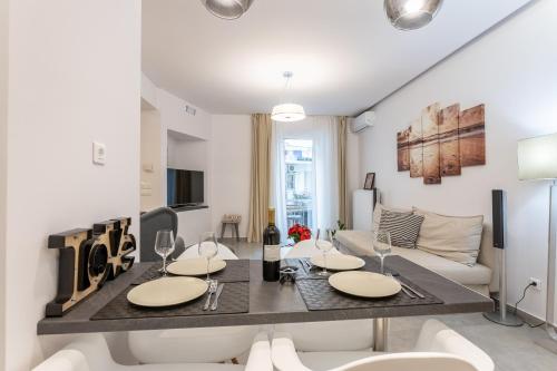 Stadium 1bdr HiEnd quiet Flat Top Location, Афины (фото 5)