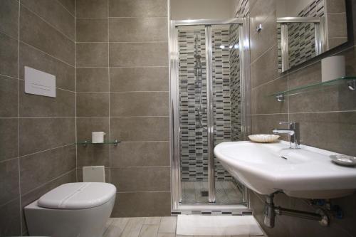 Recia Room – Naples, CO