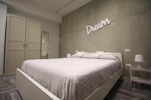 Recia Room – Naples, CO