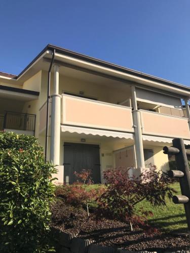  CASA ALESSANDRO CON PISCINA LAGO DI GARDA in Salionze