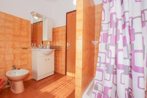 Apartment with Sea View image 9