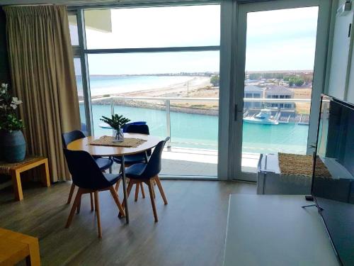 . Ocean View Luxury Apartment & Suite