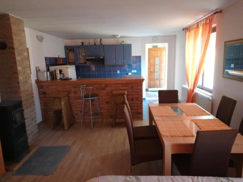 Studio apartman KOTRO - image 12