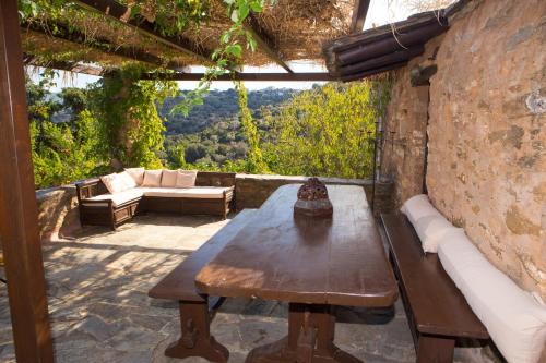 Adagio Stone Cottage gîte à louer Zárakes