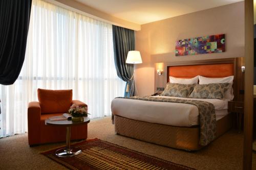 King Sky Tower Room Type - Double Room with Sea View King Sky Tower Room Type - Double Room with Sea View