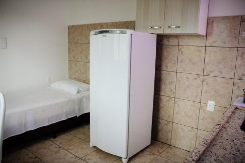 Studio Apartment image 3