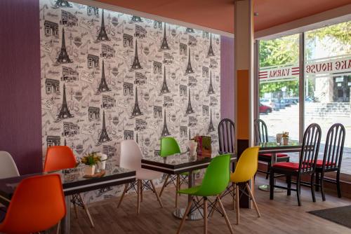 Family Hotel Varna - image 4