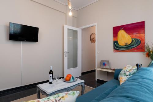 Athens Flower Apartment - image 2