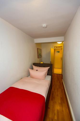 Hotel Goldener Falke - image 9