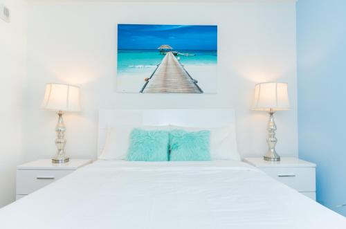 Modern Apartment Rentals Room Type - Apartment with Pool View 