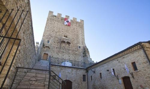 Castel di Pietra