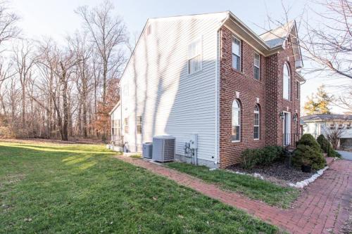 Superb Basement close to the Gaylord MGM Outlets National Harbor in Fort Washington, USA