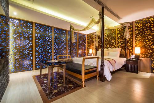 room detail thumbnail 0