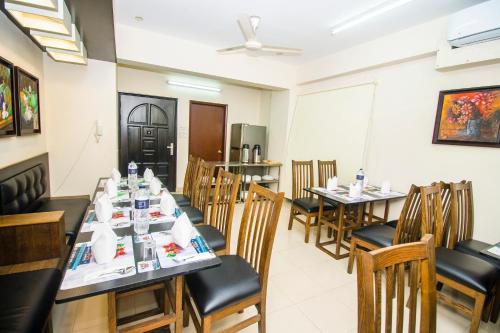 Εστιατόριο, Iqbal Manjil Serviced Apartment in Τζεσόρ