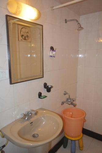 Hotel Poonam