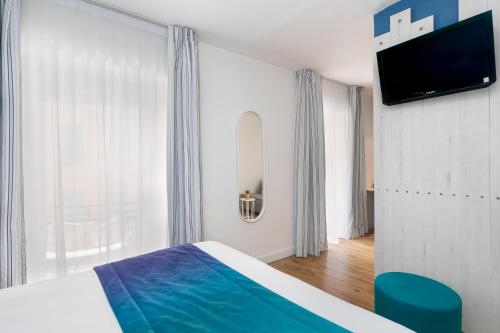 The Deck Hotel by Happyculture - image 7