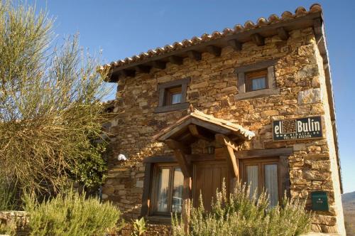 2 bedrooms, 4 beds