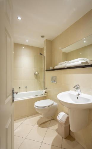 Kensington Hotel - image 3