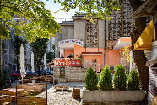 Family Hotel Varna - image 10