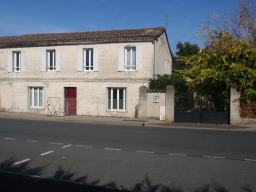 La Maison d'Alienor - Accommodation - Saint-Médard-de-Guizières