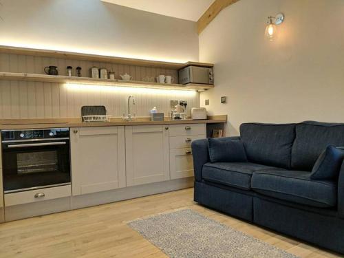 SKITTLES - charming one bedroom apartment - parking - easy access to Bath 2