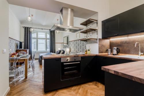 Prague Trendy Central Apartment by Michal&Friends, Prag