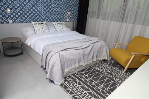 1 queen bed