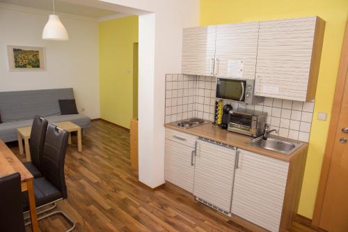 廚房, Appartementhaus Thermeneck in 塔亞