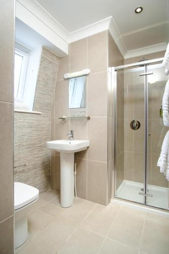 Victoria Hotel - image 10