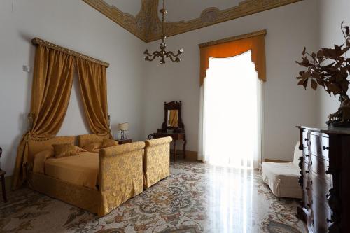 Palazzo Pio Apartment