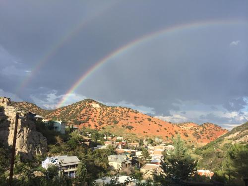 Bisbee Brownstone Suites