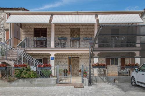  Apartments with a parking space Murine, Umag - 16175 in Umag