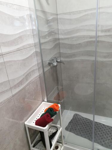 Lisbon Hostel Terminal 4 – Lisbon, PA