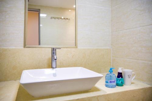 Sanya Hedong·Eternal Scene· Locals Apartment 00130880