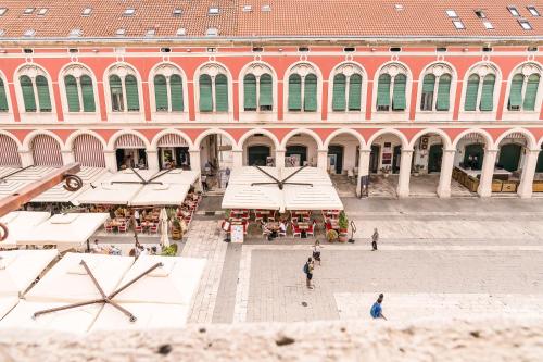 Loft at Republic Square