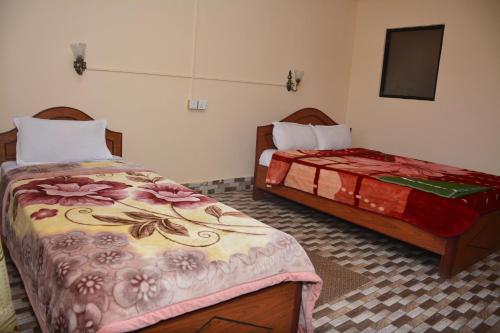 Sauraha Inn