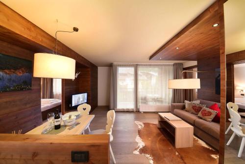 2 bedrooms, 3 beds