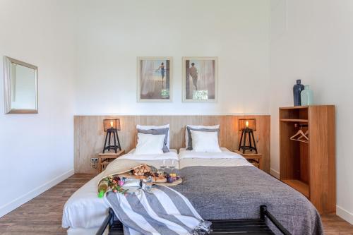 2 twin beds