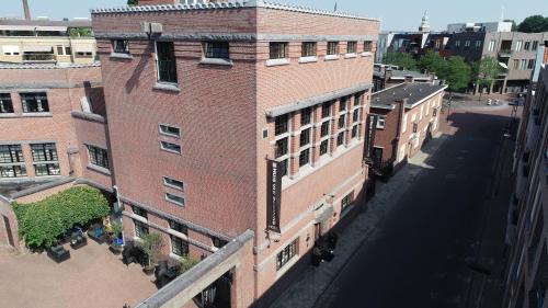 Huis van Bewaring - image 13