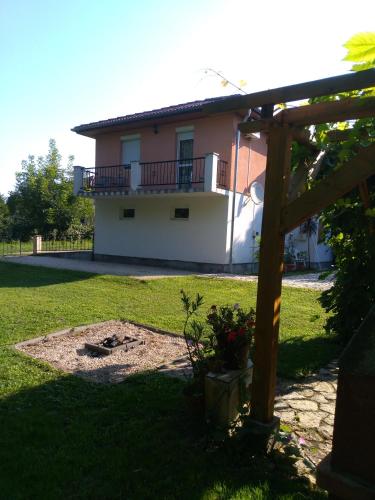  Rubin Ház, Ferienwohnung in Balatonföldvár
