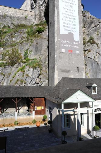 Logis Hotel Castel de Mirambel