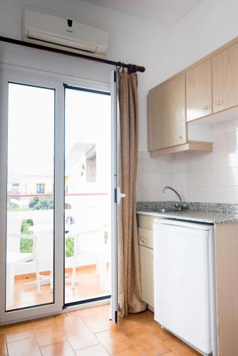 Ibiscus Hotel Malia - image 5