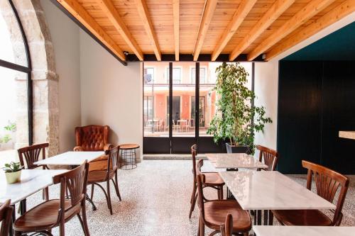 Dear Lisbon - Gallery House - image 8