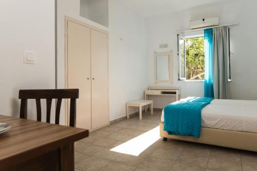 Ibiscus Hotel Malia - image 2