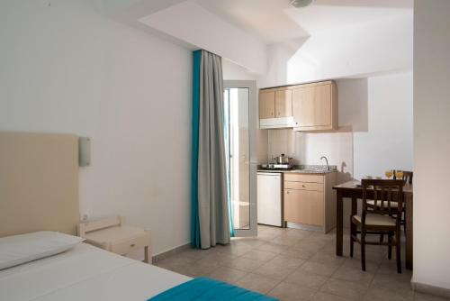 Ibiscus Hotel Malia - image 14